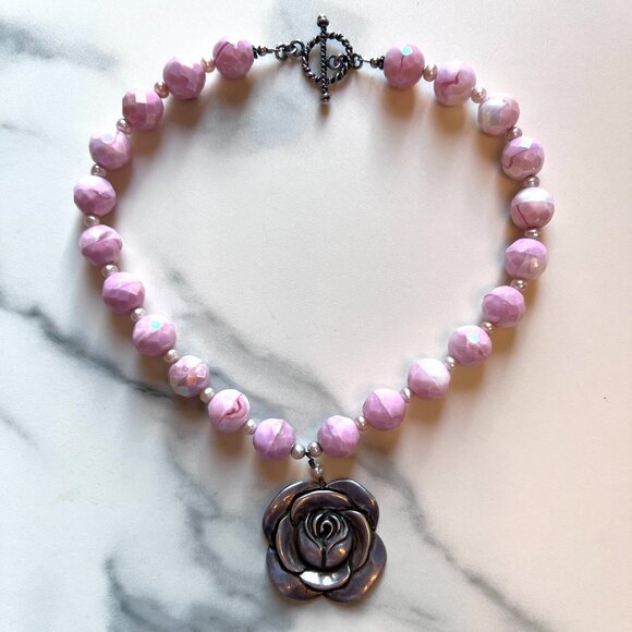 Stunning Silver Rose Pendant on Vintage 1960s Beads + Freshwater Pearls Necklace - Picture 2 of 7